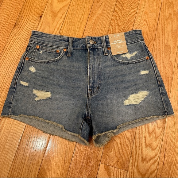 Madewell Relaxed Mid Rise Denim Shorts in Renfield Wash: Destructed Edition - Picture 1 of 6